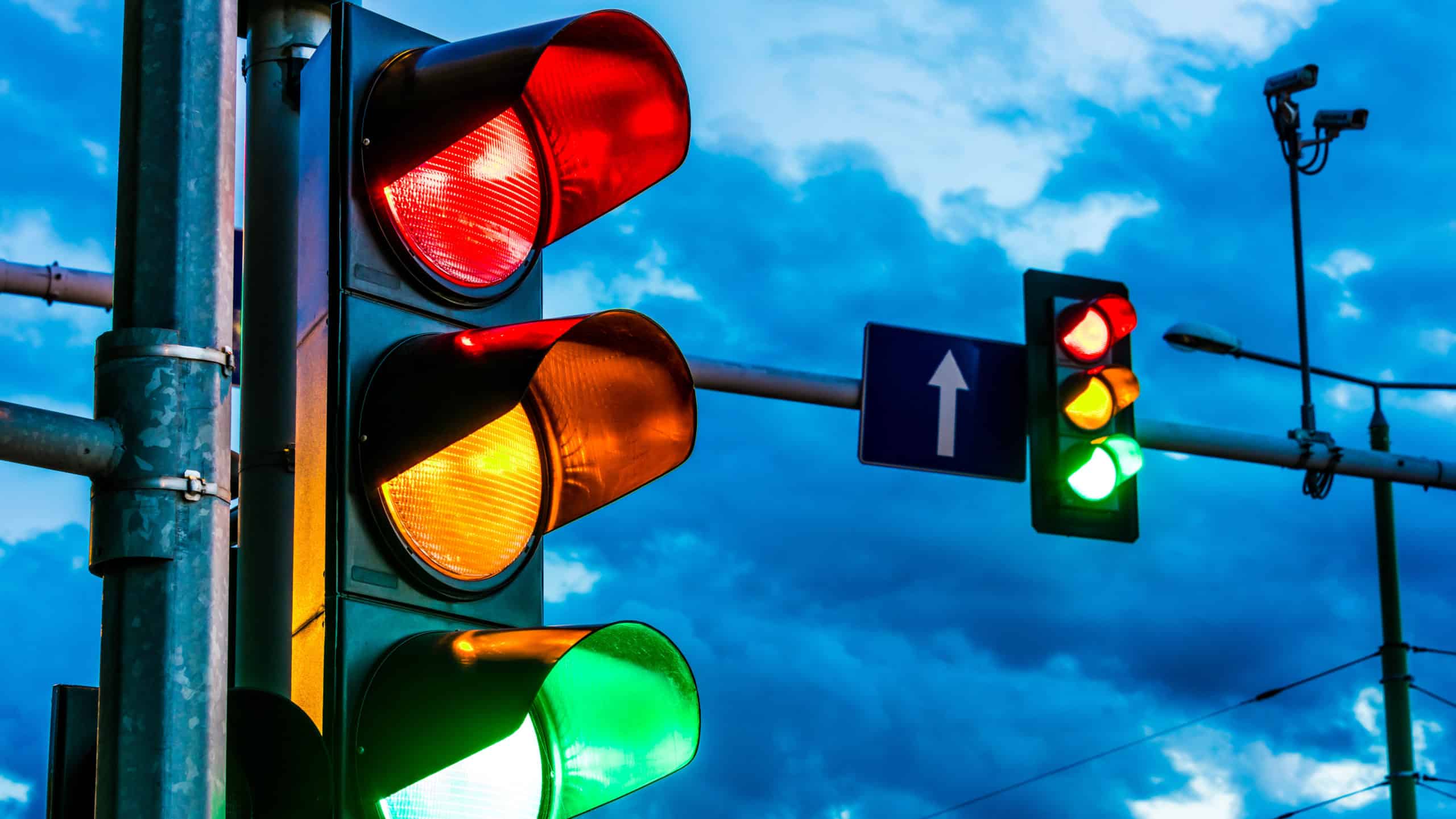 Traffic Signal Violation Truck Accident Lawyer - Wilshire Law Firm